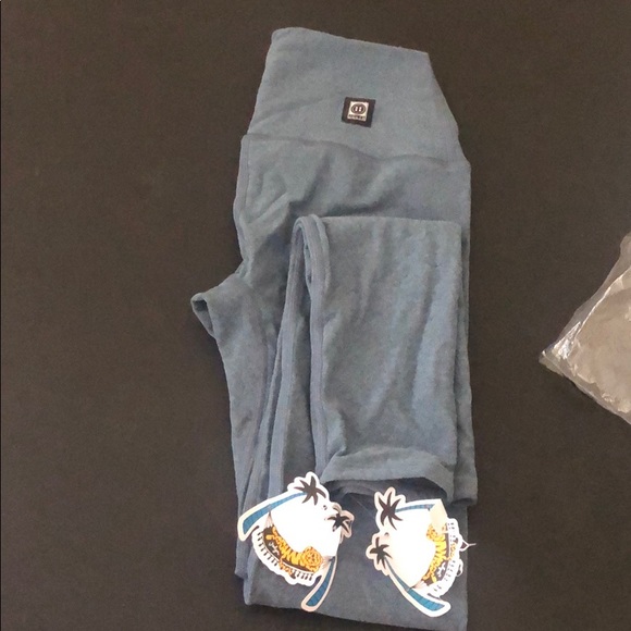 Jolyn Leggings - Size M - Picture 3 of 8